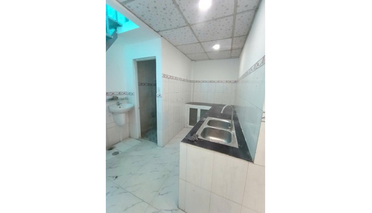 BÁN NHÀ diện tích tốt SÁT SÂN BAY 54m2 chỉ 84tr/m2