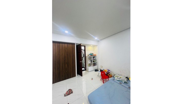 +1 Bán nhà gần CHỢ PHẠM VĂN HAI,P.3,Tân Bình, HXH,gần MT , 58m2 sd, chỉ 4 tỷ