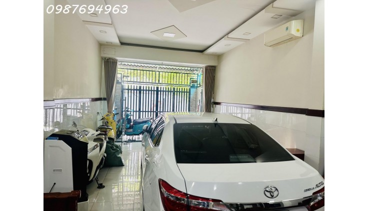 QUẬN 7 - HẺM XE TẢI. NGANG 4.4M. XE HƠI NẰM NHÀ. NHÀ 4 TẦNG, SÂN THƯỢNG.