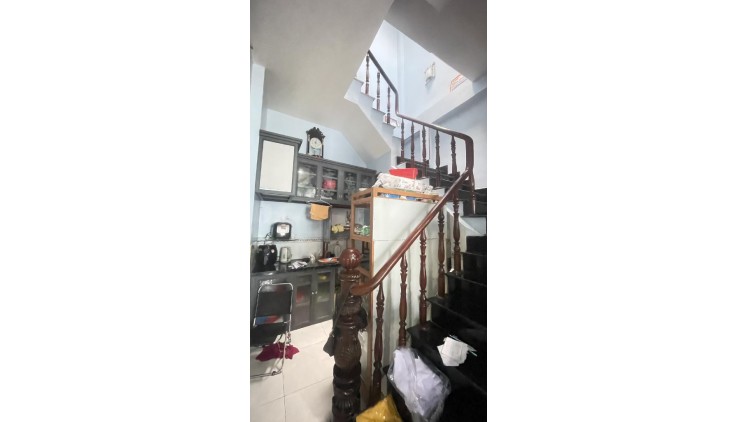 Chỉ cần hơn  2 tỷ xíu là đã sở hữu được căn góc 2 tầng , đường ô tô quay đầu, shr, bhhB, btân.