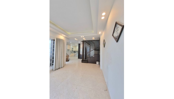 BIỆT THỰ 8 X 20M - KHU VEN SÔNG SG - HBC,THỦ ĐỨC - 3 TẦNG - ĐƯỜNG 10M THÔNG