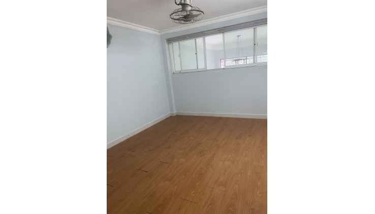 Bán nhà mặt tiền Hưng Phú, phường 9, Quận 8, 40m2 chỉ 8.5 tỷ
