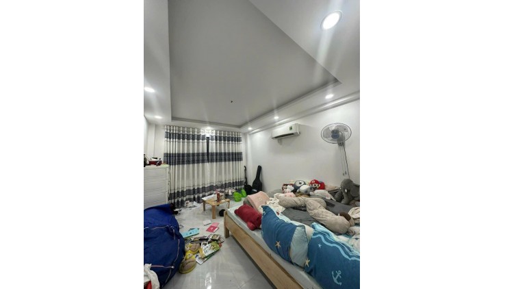 *Quận 5-Bán Nhà Hẻm thông-Ôtô Tận Cửa Ngay Trần Bình Trọng-Trần Phú(4.5X14.5) 11Tỷ