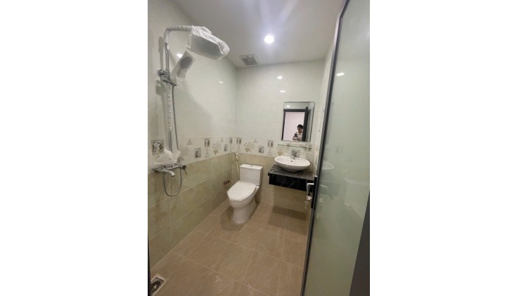 NHÀ MỚI FULL NỘI THẤT 38M 4T - 4 PN - 4 WC - HUỲNH VĂN BÁNH- P17- PHÚ NHUẬN- 6,7 TỶ TL