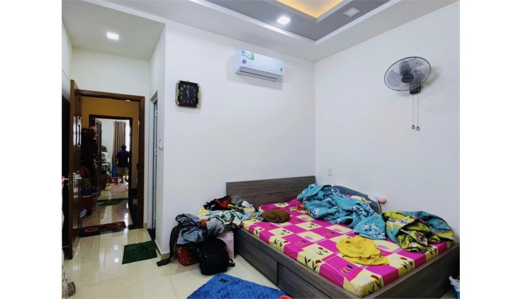 Nhà 4x20m, 5 tầng, đường Dương Quãng Hàm, Phường 5, Gò Vấp, giá 10.5 tỷ
