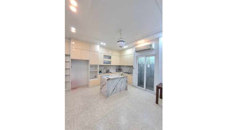 BIỆT THỰ 8 X 20M - KHU VEN SÔNG SG - HBC,THỦ ĐỨC - 3 TẦNG - ĐƯỜNG 10M THÔNG