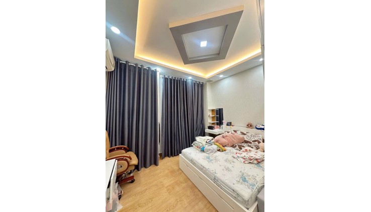 * Bán Nhà Đẹp 4 Tầng Giáp Quận 10- HXH ThôngTứ Ngả,Ngang Hơn 4m Vào Ở Ngay Nhỉnh 7Tỷ