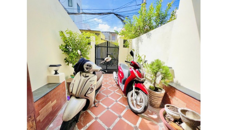Bán nhà HXH Lương Văn Can, phường 15, Quận 8, 67m2, 3 tầng chỉ 4.5 tỷ
