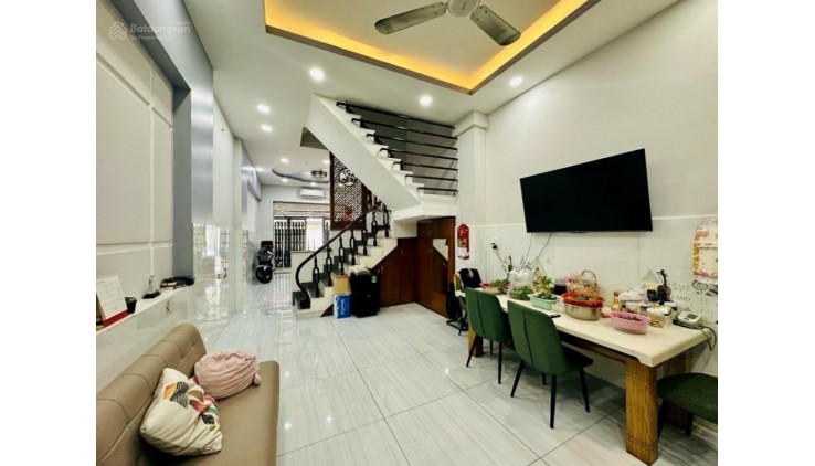 Bán nhà HXH 3 tầng 4PN Luỹ Bán Bích gần Độc Lập 60m2, gần chợ, nhỉnh 5tỷ