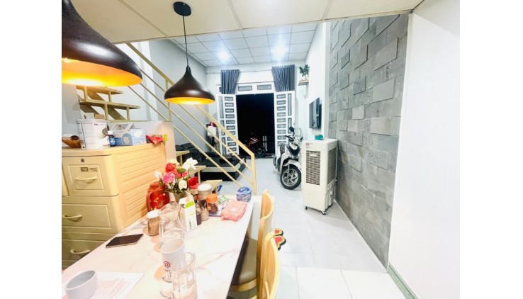 Nhà đường Phan Văn Hớn, Bà Điểm, Hóc môn, 48m2, giá 3tỷ550 TL.