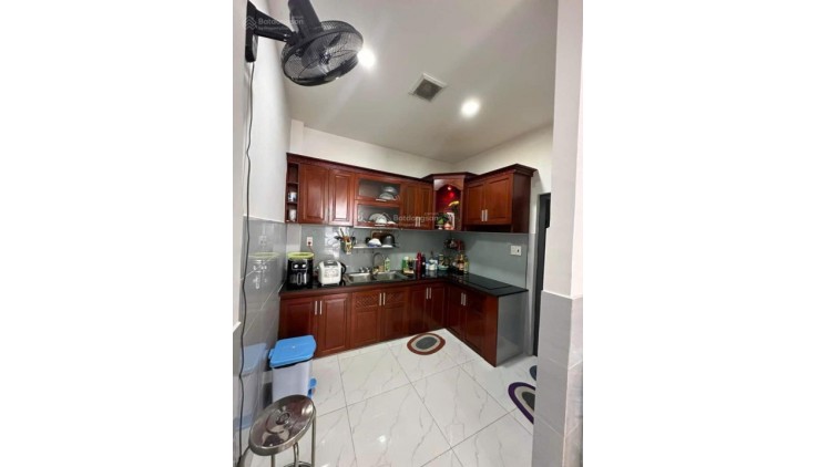 Bán nhà HXH  thông LêTrọngTấn, Q,TP 3T, 44m2, gần chợ, trường học chỉ 5 tỷx