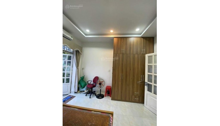Bán gấp rất gấp mặt tiền Bùi Viện Quận 1 8m x 21m HĐ thuê: 250 triệu/th giá: 52 tỷ