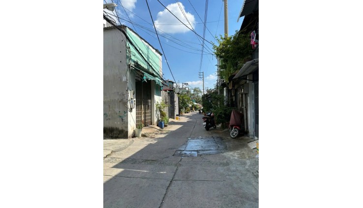 BÁN NHÀ LÔ GÓC 2 MẶT HẺM XE TẢI, BÌNH TRỊ ĐÔNG, BÌNH TÂN, SÁT VÁCH TÂN PHÚ, CHỈ 50TR/M2 TL