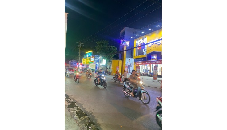 Mặt Tiền Phạm Văn Chiêu Gò Vấp TP.HCM DT  Khủng 959m2 có 96 tỷ