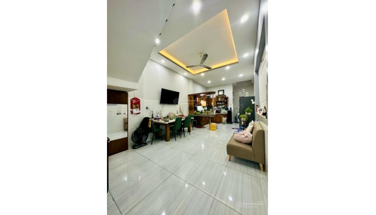 Bán nhà HXH 3 tầng 4PN Luỹ Bán Bích gần Độc Lập 60m2, gần chợ, nhỉnh 5tỷ
