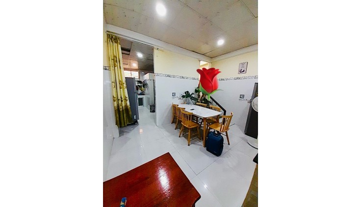 Bán nhà mặt tiền Phong Phú, phường 11, Quận 8, 68m2 chỉ 8.5 tỷ