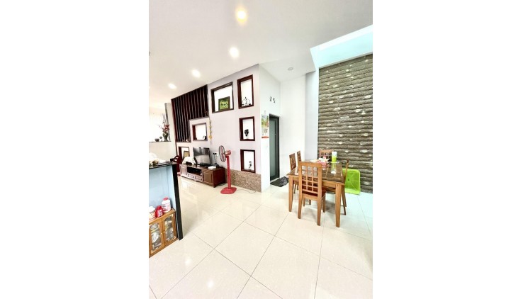 Bán nhà Dương Văn Dương - HXH 6m - (5 x 16)m - Đúc 2 Lầu