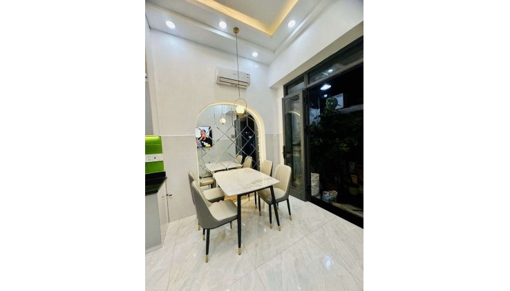 Ngộp bank gấp bán nhà 4 Tầng Phú Nhuận-HXH thông-3.5x7-Hoàn công đủ-4 Tỳ28