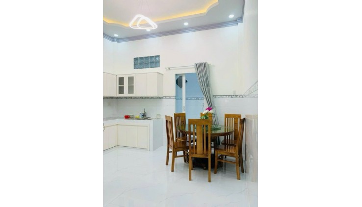 Nhà mới đẹp , full nội thất , gần ngay khu công nghiệp cầu tràm mua là ở ngay !