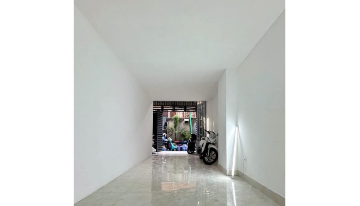 Chính chủ cho thuê nhà cách chợ Bến Thành 100m 7 phòng ngủ giá 45tr