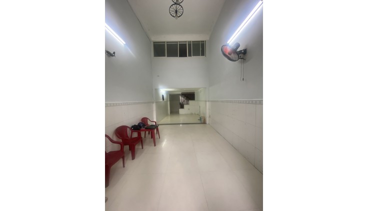 Bán nhà mặt tiền Hưng Phú, phường 9, Quận 8, 40m2 chỉ 8.5 tỷ