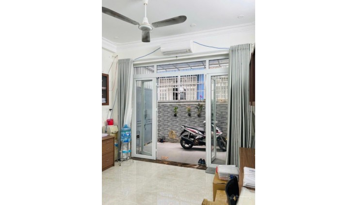 Bán nhà HXH vài bước chân P.TSN, 3T 4PN gần trường học, công viên giá chỉ 5 tỷx