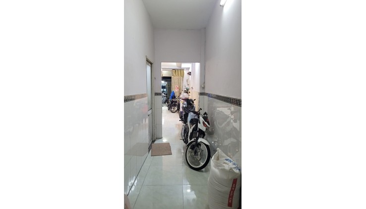 Bán nhà Nguyễn Ngọc Nhựt - Hẻm xe hơi - (4.5x20)m - Đúc 2 Lầu