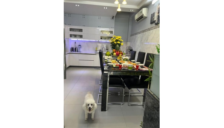 *Bán nhà mặt tiền  trục CMT8 phường 7 Tân Bình*  trục CMT8