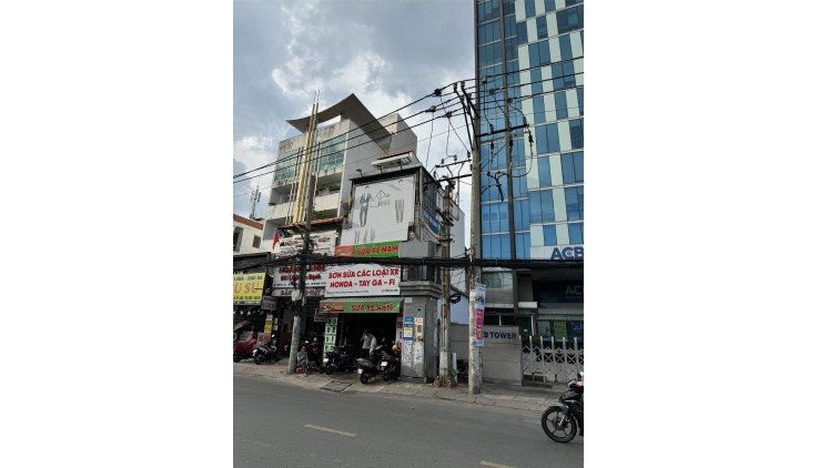 **Bán nhà mặt tiền Cách Mạng Tháng 8 Tân Bình** 3,7x15 CV Lê Thị Riêng