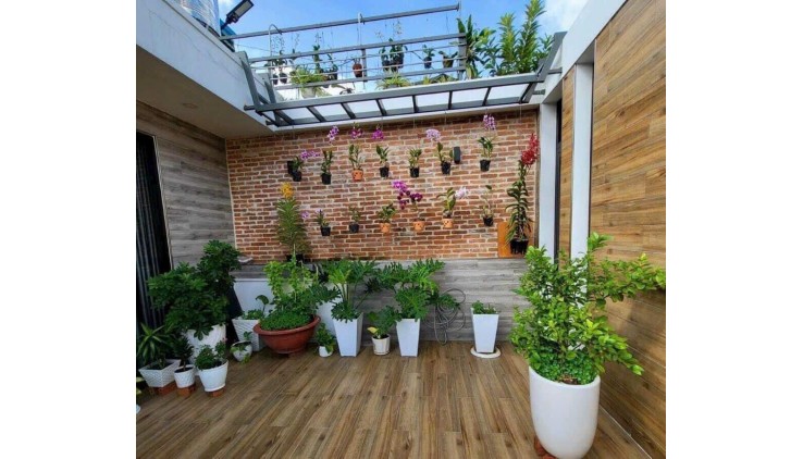 **Bán nhà phường 7 Tân Bình, góc 2 mặt tiền Chử Đồng Tử (6,5*20) 2 lầu
