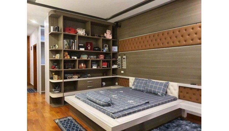 **Bán nhà phường 7 Tân Bình, góc 2 mặt tiền Chử Đồng Tử (6,5*20) 2 lầu