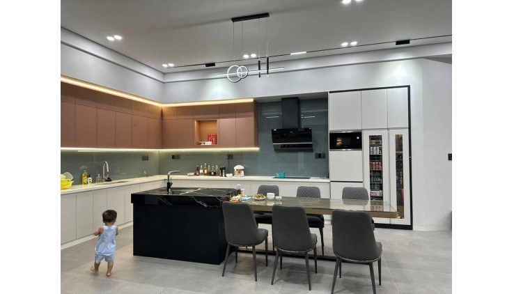 *Bán nhà mặt tiền Nguyễn Thái Bình, phường 12 Tân Bình (8*25) 179tr/m2