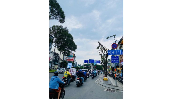 **Bán nhà mặt tiền phường 4 Tân Bình; trục Trường Sơn (8*30) 140 tr/m2