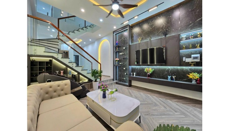 ***Bán nhà phường 4 Tân Bình, mặt tiền Hiệp Nhất (5,5*25) 125 triệu/m2