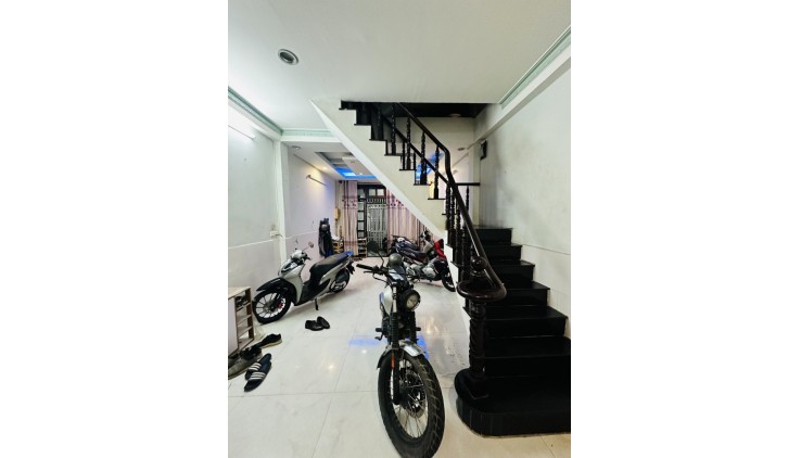 Đối diện THCS & THPT Hồng Hà - H3G thông - (4.05 x 13.5)m - 3 PN