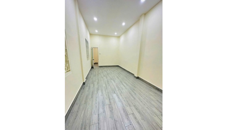 HIẾM - SÁT MẶT TIỀN ĐƯỜNG 3/2 - QUẬN 10 - 30M2 - HXH 8M - CHỈ 5.5 TỶ