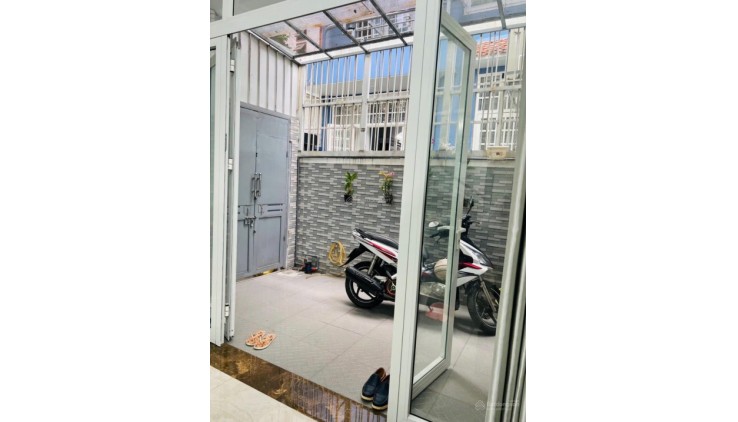 Bán nhà HXH vài bước chân P.TSN, 3T 4PN gần trường học, công viên giá chỉ 5 tỷx