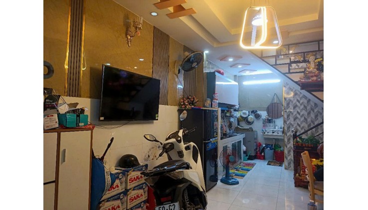 Bán Nhà Mới 3 Tầng, Nội Thất, Liên Khu 10-11, Bình Trị Đông, Bình Tân, 26m2, Chỉ Hơn 2 Tỷ