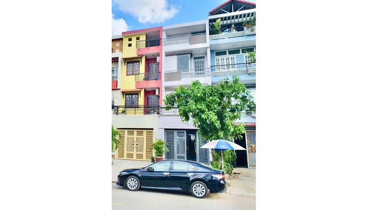 Bán nhà Tùng Thiện Vương, phường 13, Quận 8, 28m2 chỉ 3.73 tỷ