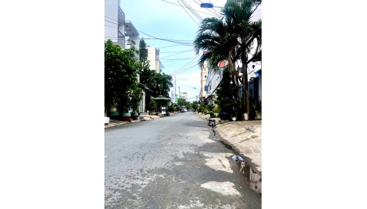 Bán nhà mặt tiền đường xe hơi đường số 53 phường Tân Quy quận 7 shr dt 75,6m2 giá 12,9 tỷ tl