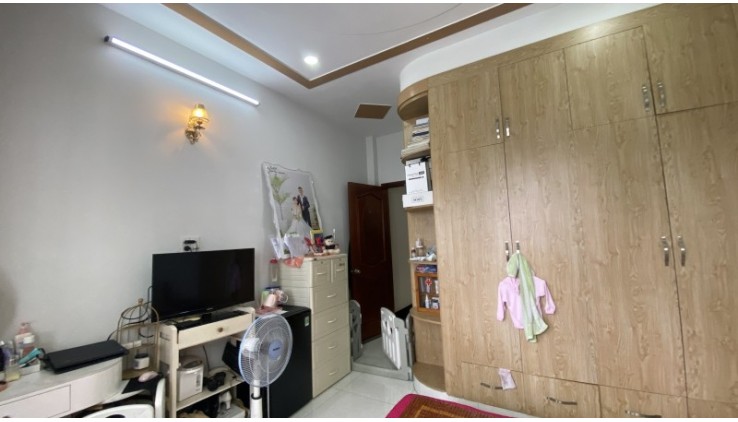 BÁN NHÀ MẶT TIỀN ĐƯỜNG QUẬN 12, TRUNG MỸ TÂY, 4x18,5, 4 TẦNG, BTCT CHỦ XÂY TÂM HUYẾT, 5PN, 6WC, CHỈ 6,3 TỶ