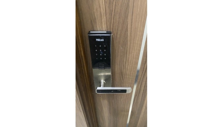 CĂN HỘ DỊCH VỤ ĐẸP TẠI Q.7, ĐƯỜNG LÂM VĂN BỀN, 77 P FULL NỘI THẤT - CÓ SẴN 450 TRIỆU/ THÁNG