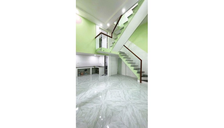 Bán nhà mới 39 m2 - 4 tầng nhỉnh 3 tỷ tại Hồng Lạc P.10 Tân Bình