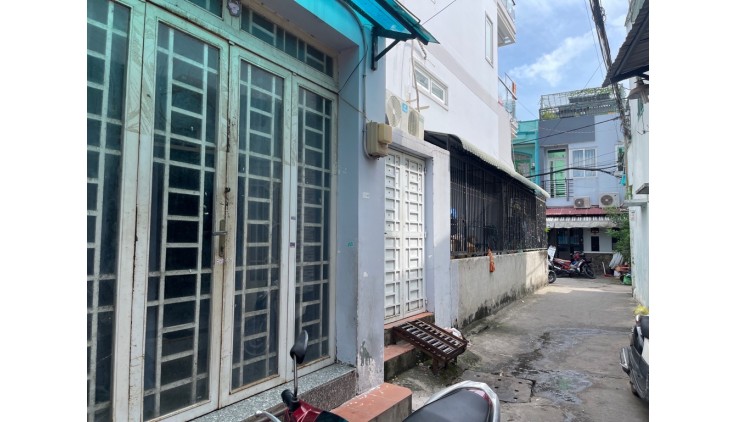 CẦN RA 3 CĂN NHÀ LIỀN KỀ , TẠ QUANG BỬU, CHỈ 6.7 TỶ. DT 93M2, P3Q8.HẼM XE HƠI.