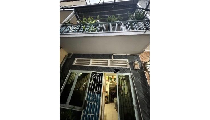 Bán nhà Phạm Văn Bạch, Phường 15, Tân Bình, DT 28m2 (4.3 x 7) x 2 tầng, Chỉ 2.9 tỷ TL