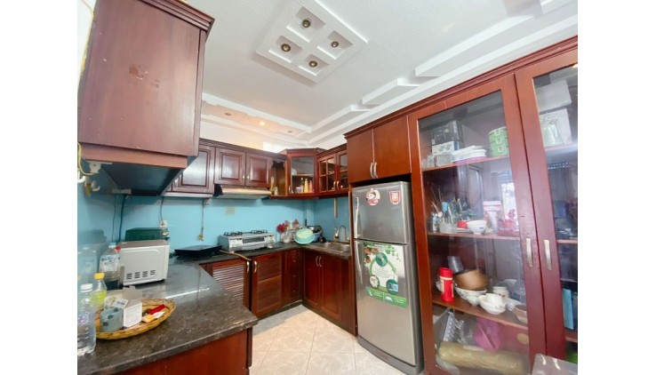 Bán nhà xe 16 chố quay đầu, Nguyễn Công Hoan, P7, Phú Nhuận, 36m2, 5 tầng.