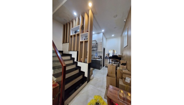 Bán nhà đường Gò Dưa, Tam Bình, Thủ Đức,  Ở liền, 3 tầng full nội thất, giá chỉ 6.4 tỷ TL
