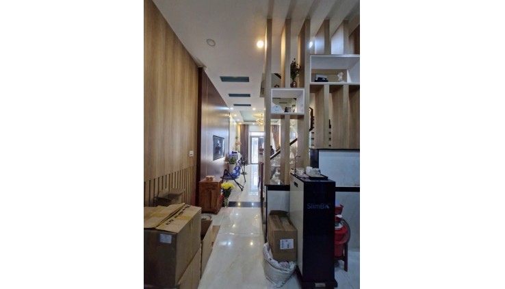 Bán nhà đường Gò Dưa, Tam Bình, Thủ Đức,  Ở liền, 3 tầng full nội thất, giá chỉ 6.4 tỷ TL