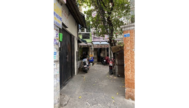 HẺM Ô TÔ 8M NHƯ MT ĐƯỜNG - NGAY CHỢ HÒA HƯNG - 5 BƯỚC CHÂN LÀ TỚI CHỢ , 7 BƯỚC RA ĐƯỜNG CMT8