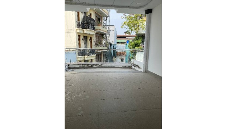 HẺM Ô TÔ 8M NHƯ MT ĐƯỜNG - NGAY CHỢ HÒA HƯNG - 5 BƯỚC CHÂN LÀ TỚI CHỢ , 7 BƯỚC RA ĐƯỜNG CMT8